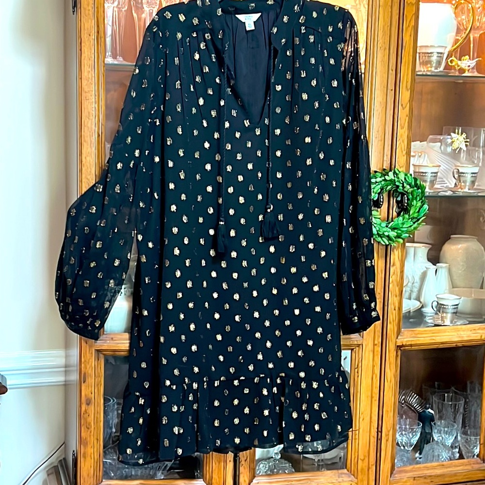 Crown & Ivy Black Chiffon overlay & gold accents Billowy sleeves, ruffled hem XL